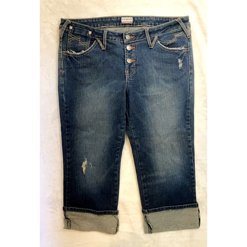 No Boundaries Women's Capri Sz 9 32W Button Up Emroidered Distressed Cuffed